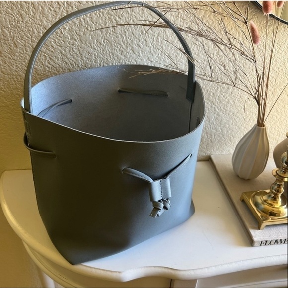 Macy's Bucket Tote Bag Blue New - Picture 3 of 5